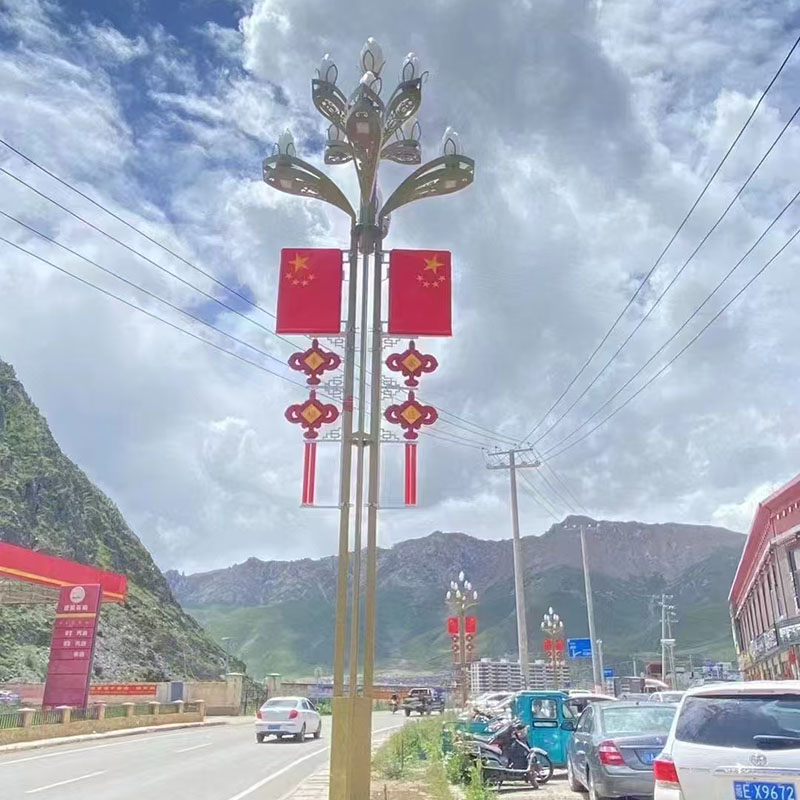 那曲抱箍太阳能路灯生产厂家